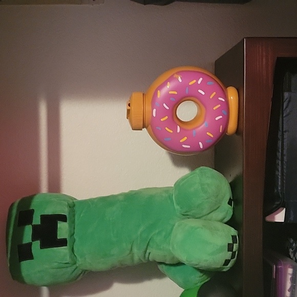 Universal Studios The Simpsons Doughnut Cup Bottle - Picture 2 of 16